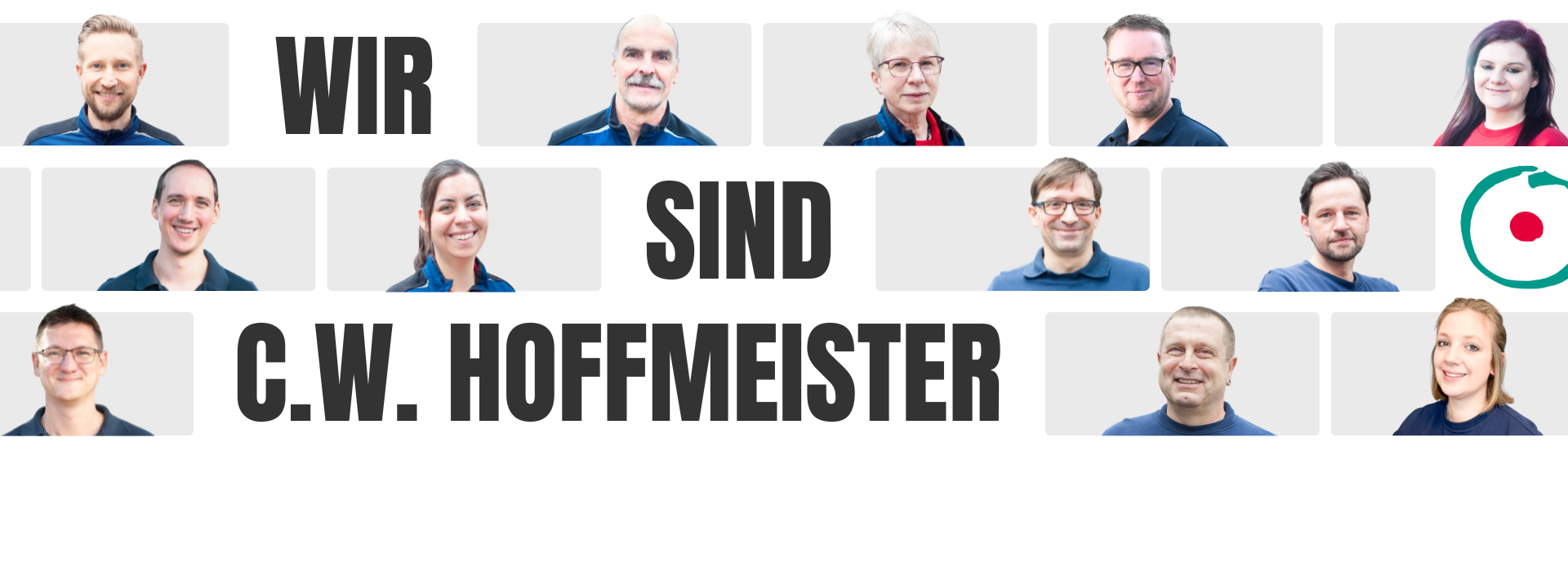 Vier Frauen und sieben Männer lächeln freundlich vor hellem Hintergrund in blauer Kleidung